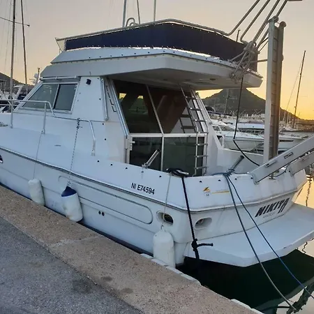Ferretti 36 ' Bateau A Quai Vieux-Port Cannes Festival La Croisette Exterior photo