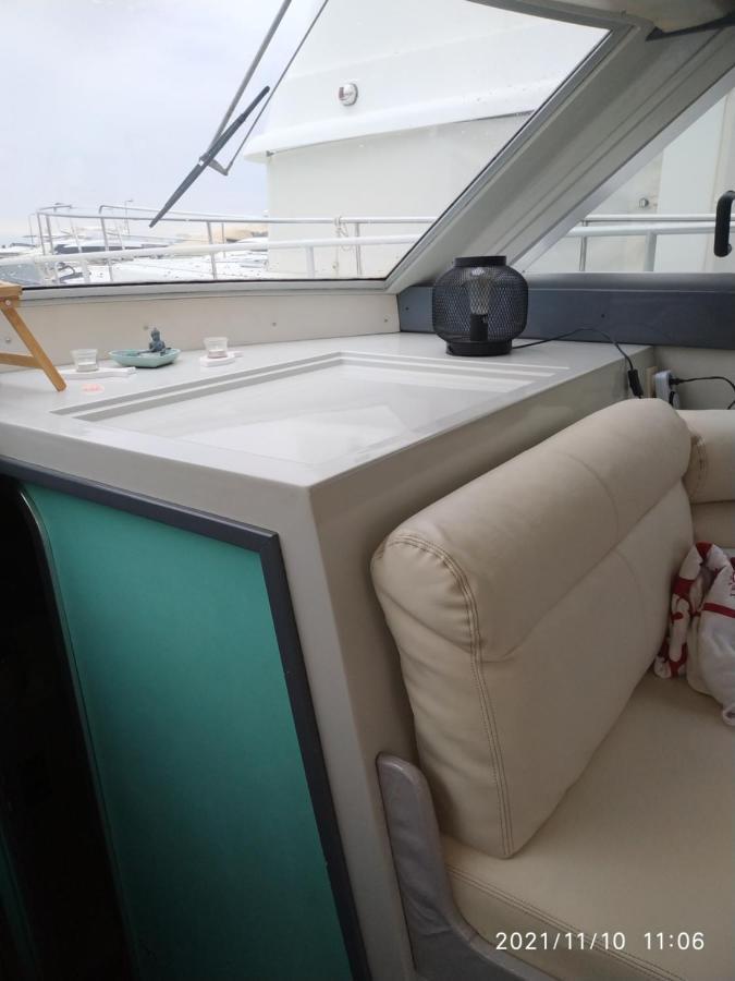 Hotel en barco Ferretti 36 ' Bateau A Quai Vieux-port Festival La Croisette