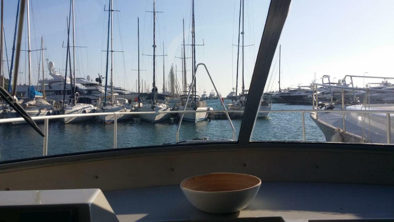 Hotel en barco Ferretti 36 ' Bateau A Quai Vieux-port Festival La Croisette